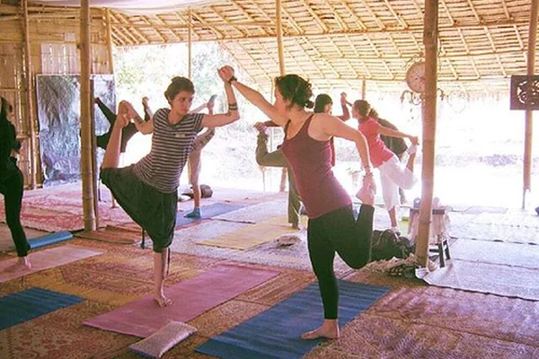 Travelling is all about trying new things! #frontiervolunteer #travel #world #yoga #meditate #abroad #adventure #gapyear #downwarddog #wanderlust #fun #culture