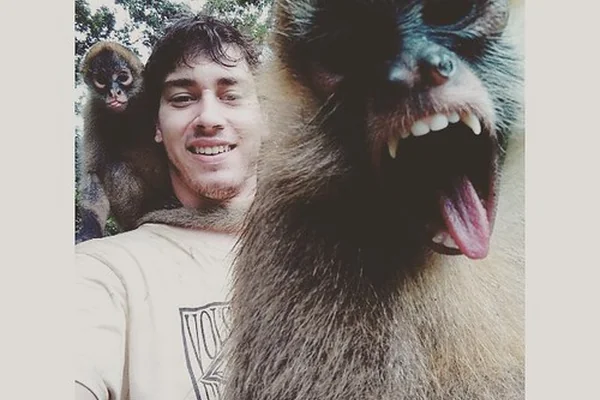 Wassuuuuup... #frontiervolunteer #monkey #primate #attitude #volunteer #nature #wildlife #photo #cuteanimals #selfie #hogthelimelight #fun #cute