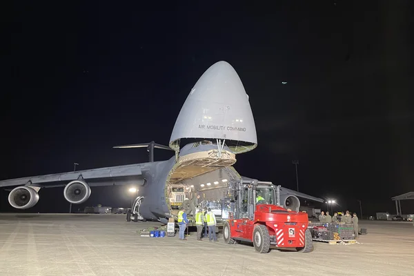 GOES-U Spacecraft Arrival and Offload