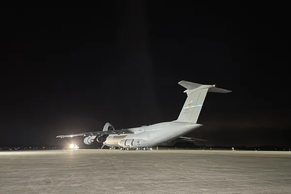 GOES-U Spacecraft Arrival and Offload