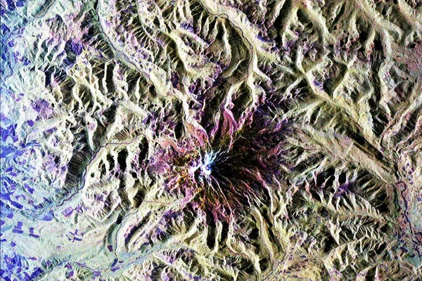 Space Radar Image of Mt. Rainer, Washington