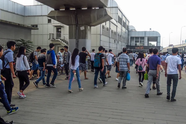 Metro Kalabalığı 2