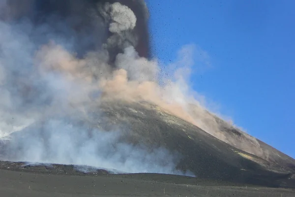 Etna Volcano Paroxysmal Eruption October 26 2013 - Creative Commons by gnuckx