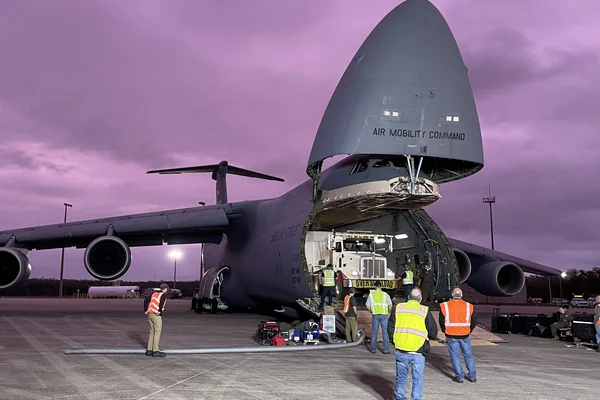 GOES-U Spacecraft Arrival and Offload