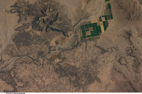 Earth Observations taken by the Expedition 17 Crew