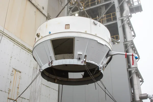 Landsat 9 Atlas V Boat Tail Lift and Mate