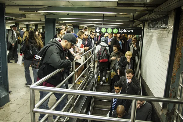 Metro Kalabalığı 4