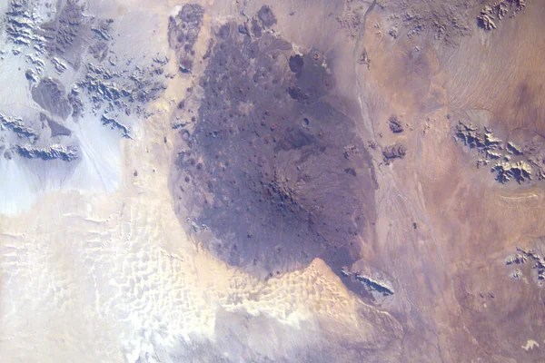 Crew Earth Observations (CEO) taken during Expedition 9