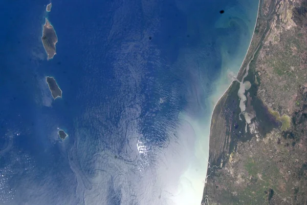 Crew Earth Observations (CEO) taken during Expedition Six