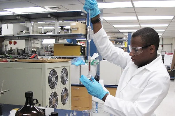Laboratory broadens student's horizons