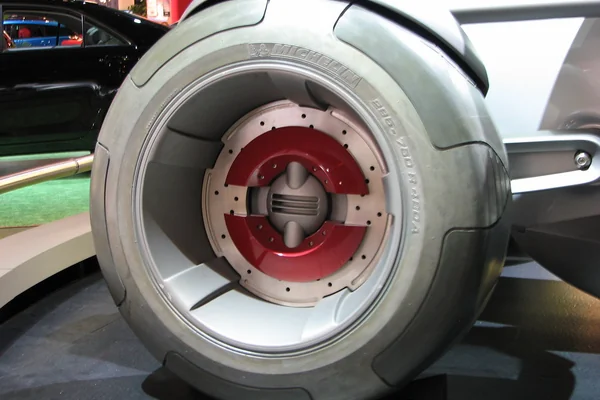 Wheel Detail, Toyota Motor Triathlon Race Car Concept