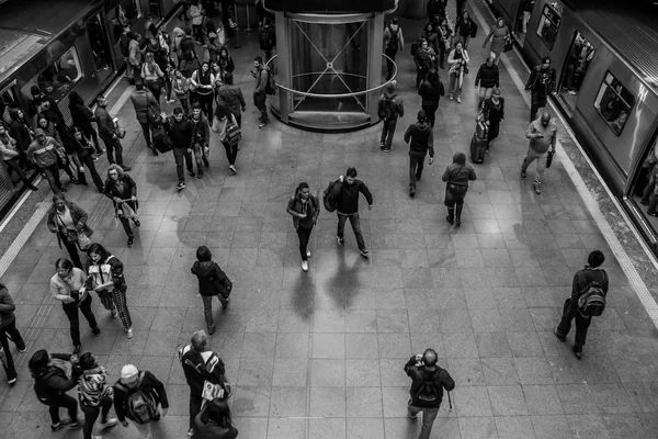 Metro Kalabalığı 5