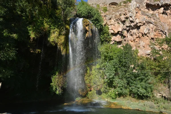 Şelale Gökkuşağı