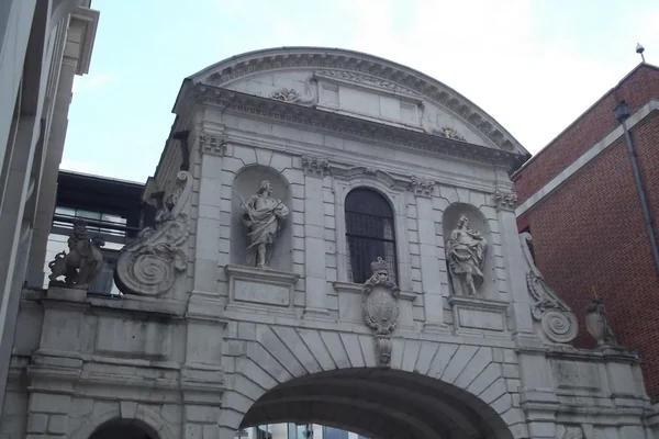 Temple Bar - St Paul's Churchyard, City of London - statues of Charles I and Charles II