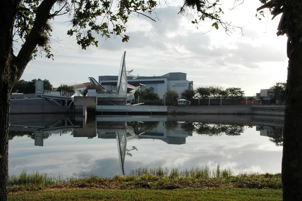 Space Mirror Memorial