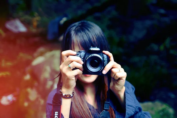 girl with camera ひろかちゃん