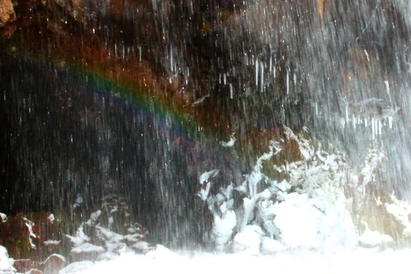 Tongariro NP - Rainbow & Waterfall on Snow