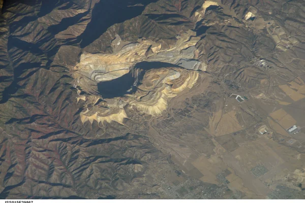 Earth Observations taken by the Expedition 15 Crew