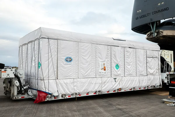 GOES-U Spacecraft Arrival and Offload