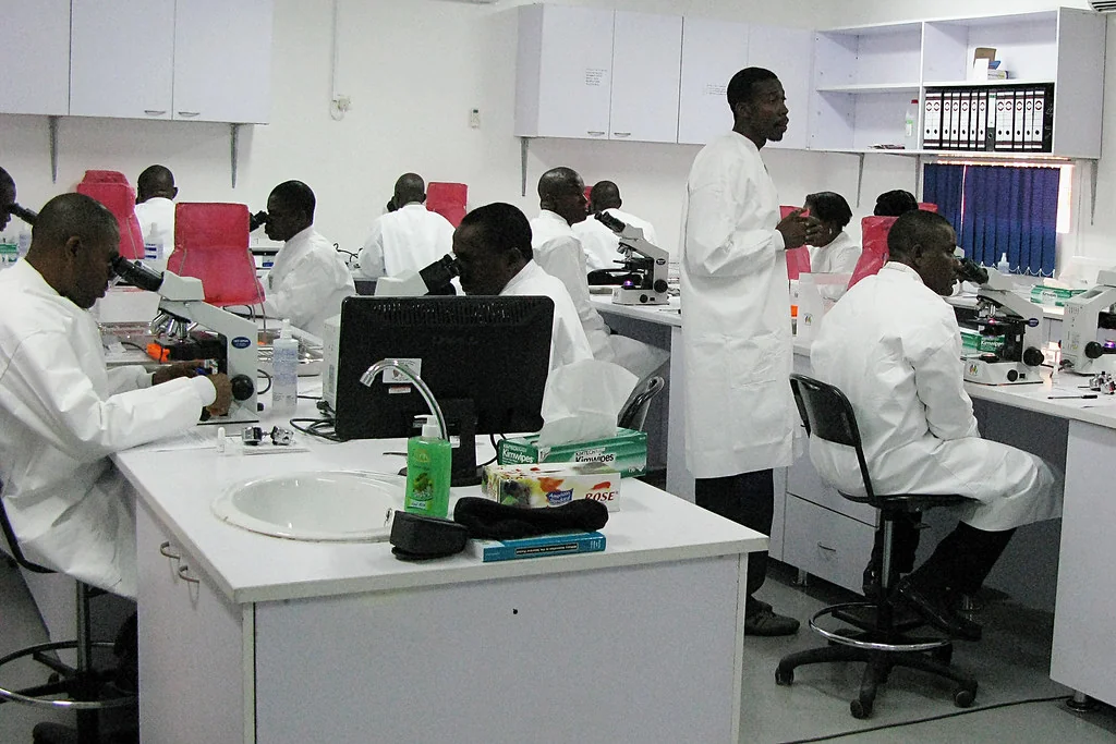 USAMRUK Malaria Diagnostics and Control Center of Excellence microscopy training - Nigeria, Africa, September 2009
