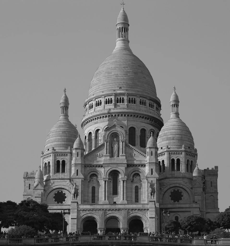 Black & White Portrait of Basilica the Sacré Cœur | COR JESU SACROSISSIMUM | 120915-0594-jikatu