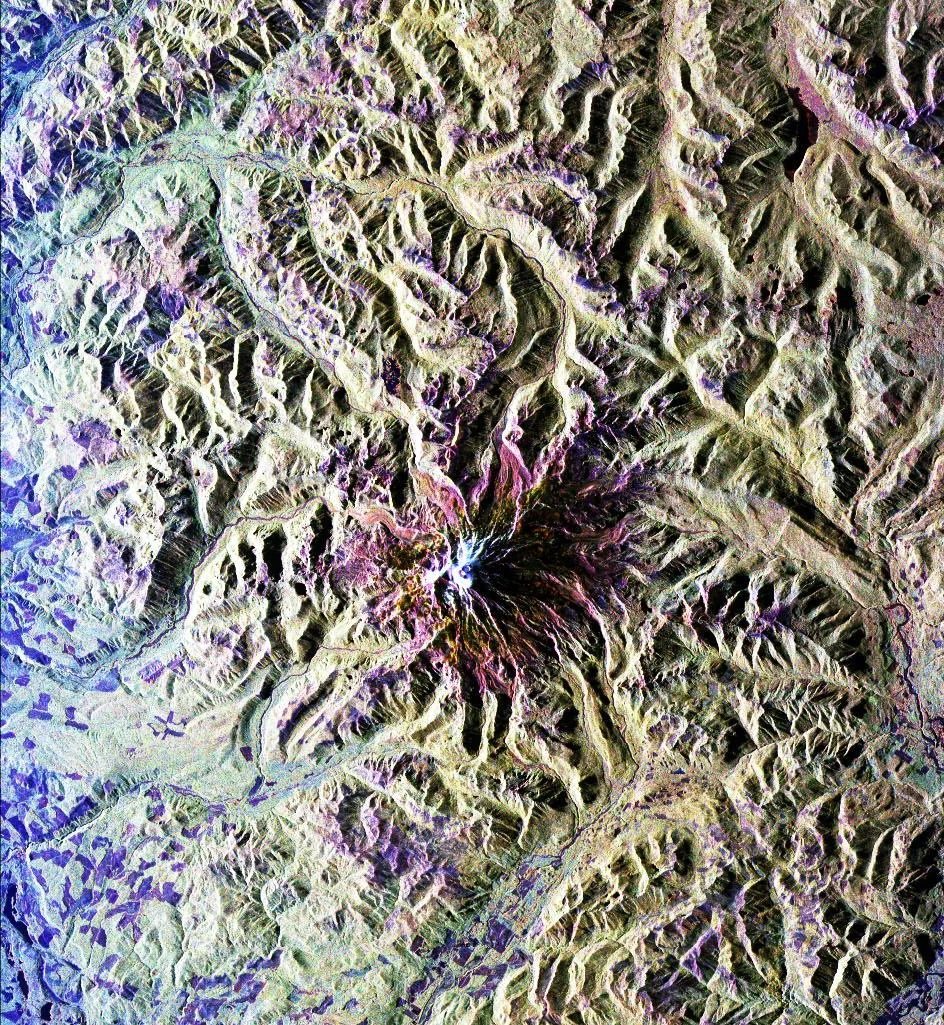 Space Radar Image of Mt. Rainer, Washington