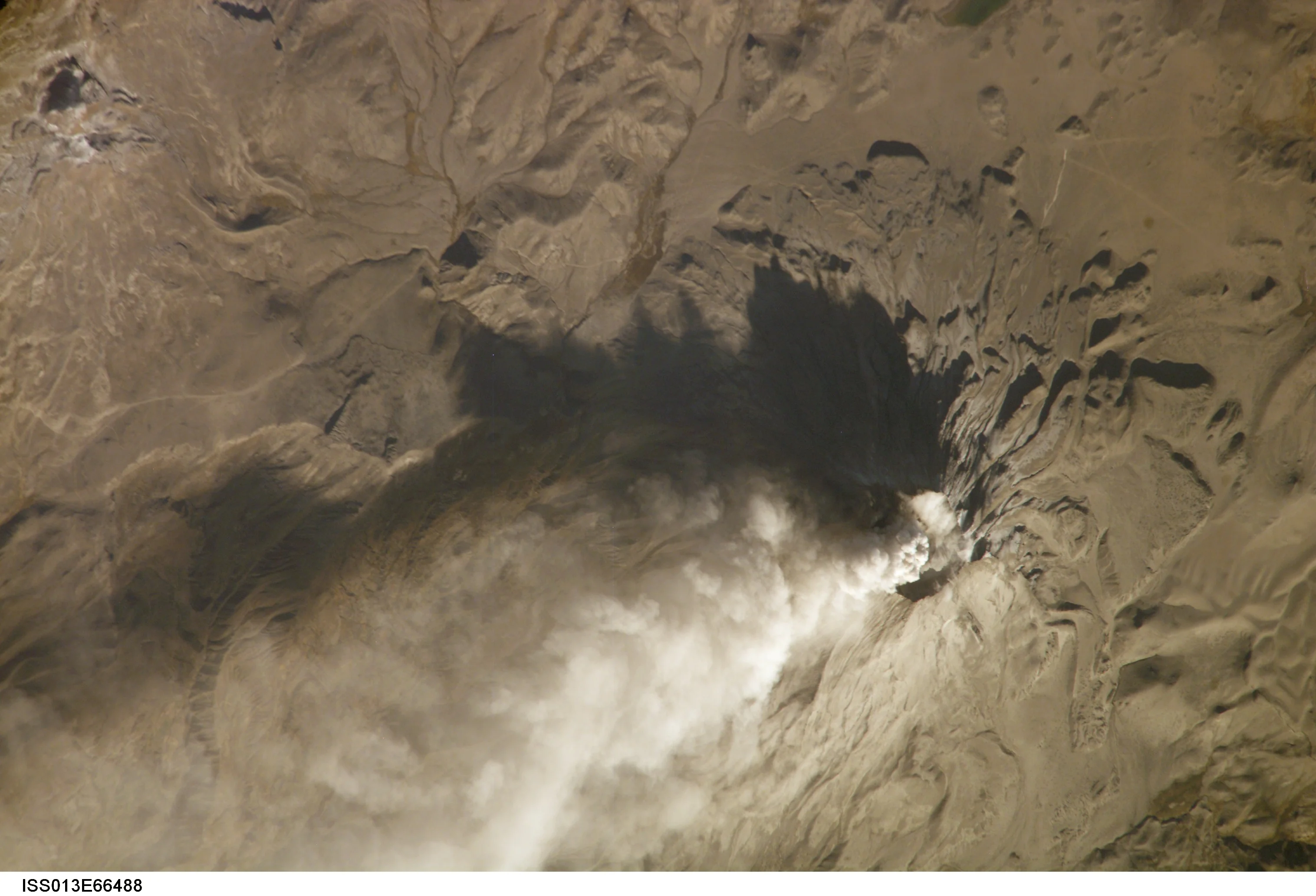 Earth Observations taken by the Expedition 13 crew