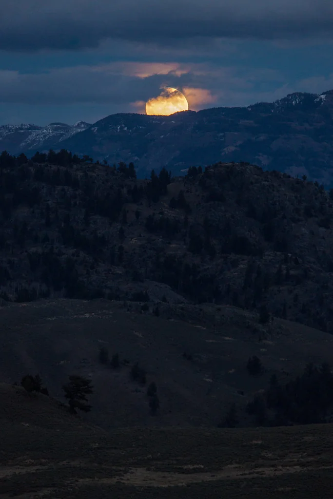 Supermoon Rise over Pleasant Valley portrait 11.13.16