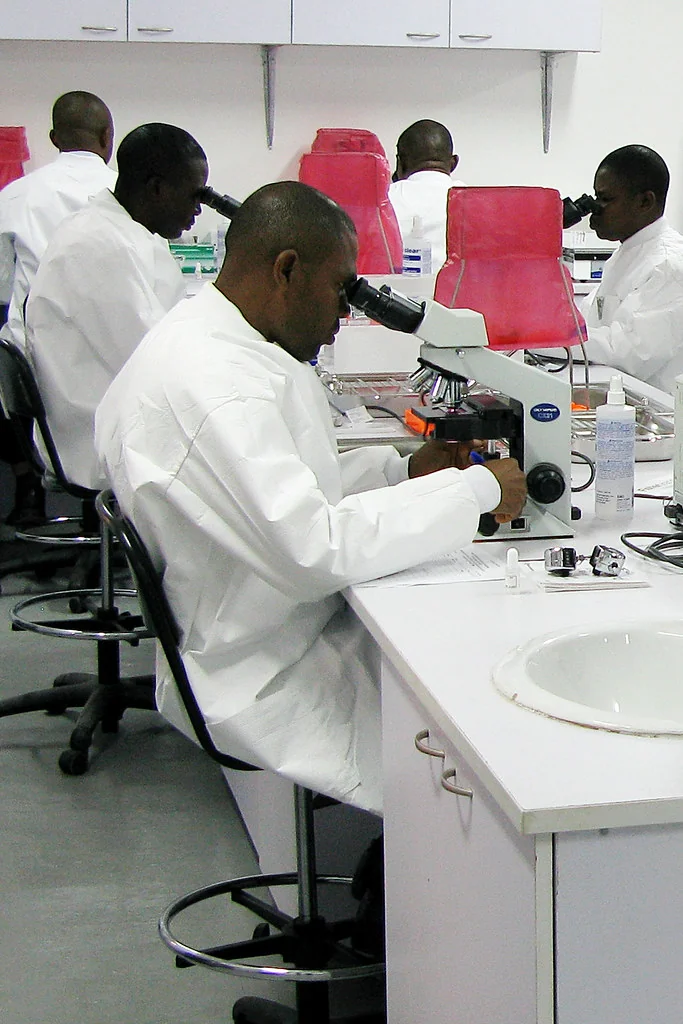 USAMRUK Malaria Diagnostics and Control Center of Excellence microscopy training - Nigeria, Africa 092009