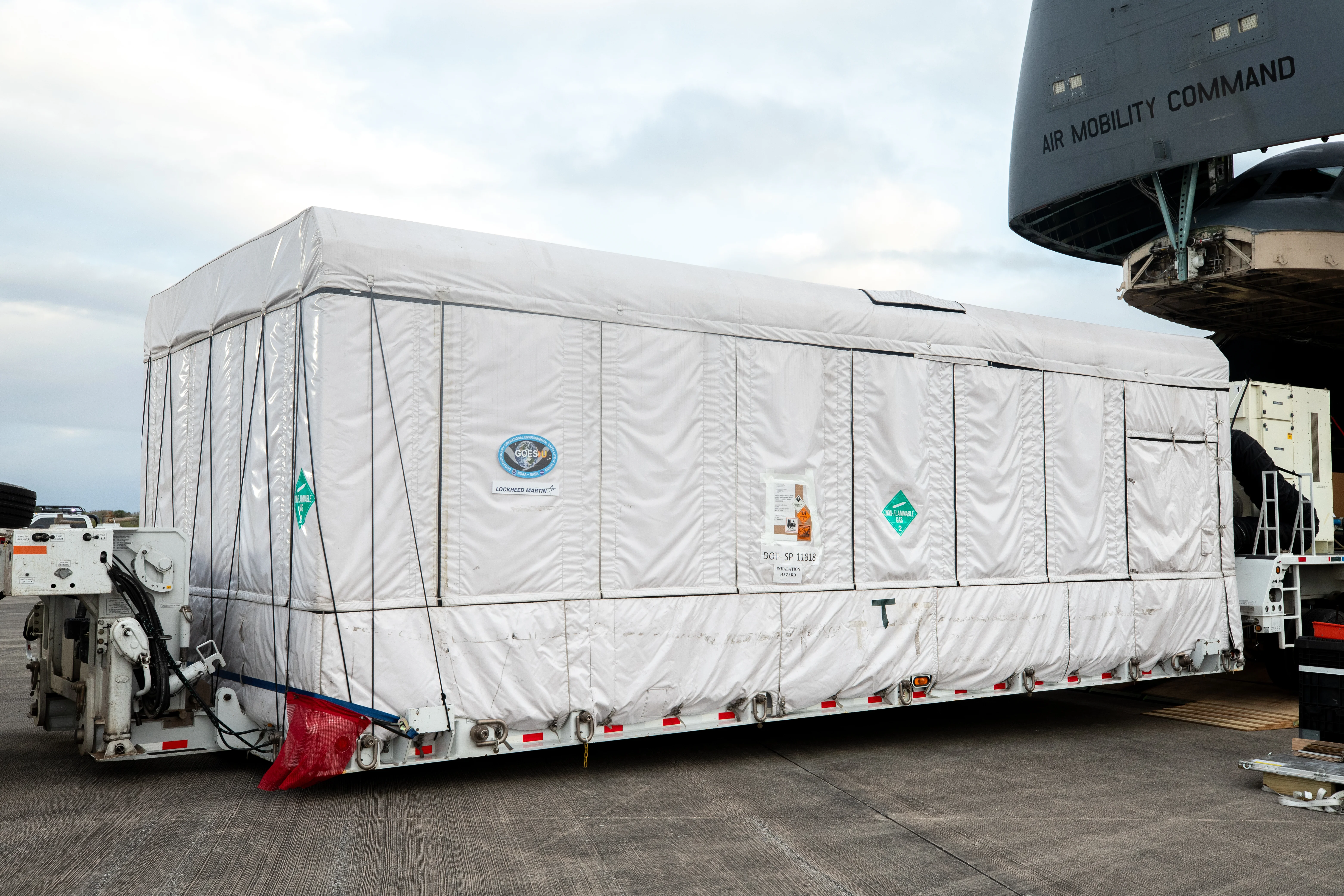 GOES-U Spacecraft Arrival and Offload